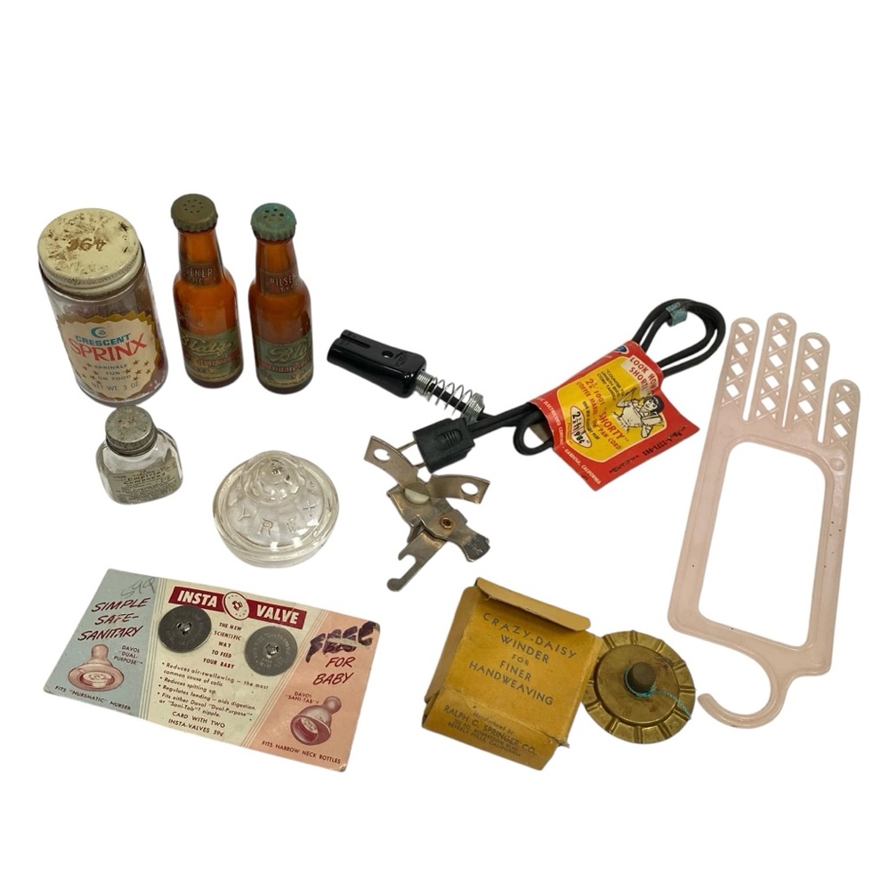Vintage Junk Drawer Lot Kitchen Items Sprinx Cord Salt Pyrex lid crazy-daisy +